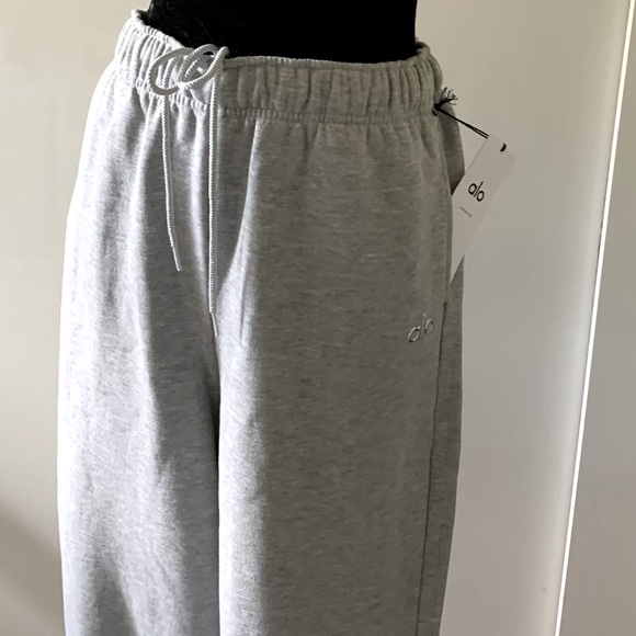 Alo Yoga Accolade Sweatpants jogger, chromed Alo logo (original piece - Picture 14 of 17